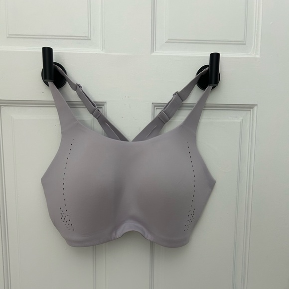 Lululemon AirSupport Bra in Faint Lavender - Picture 1 of 3